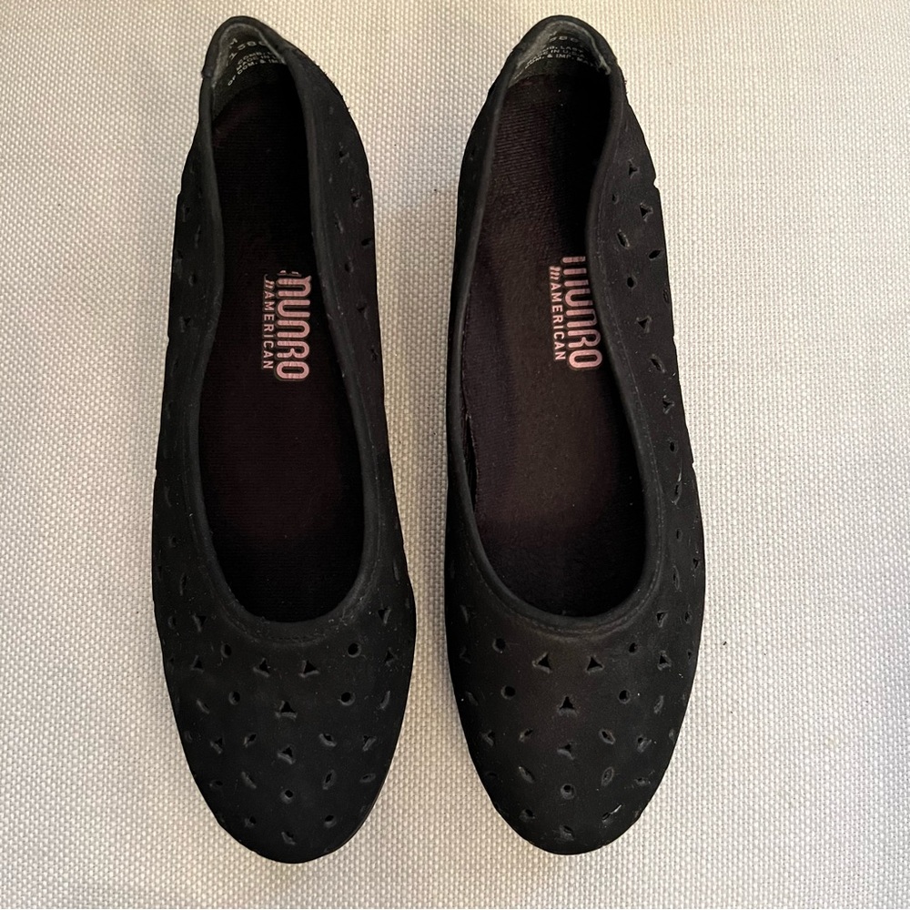 Munro Black Suede Perforated Detail Walking Wedge Extralight Shoe Size 6 New